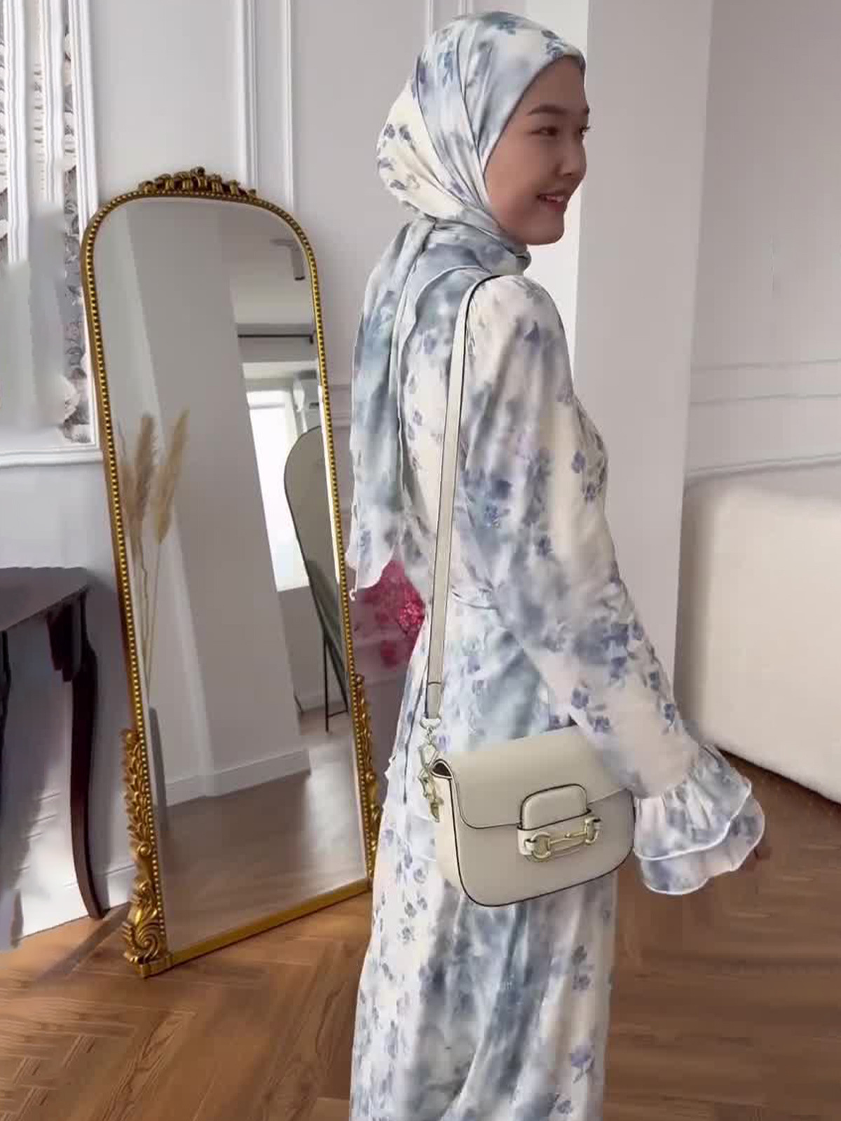 Graceful Majesty: Elegant Long-Sleeve Maxi Dress – A Fresh Fusion of Modesty & Style - detail 5